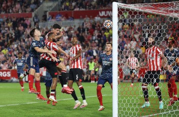 里尔交锋优势明显,布伦特福德主场表现不佳,维拉中场悍将成功复出