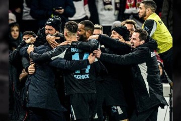 德甲联赛：勒沃库森在两球落后的情况下4-3逆转绝战胜斯图加特！