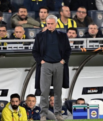 悲喜夜!切尔西终结4连败,曼联1-1皇家社会,狂人18场不败终结!