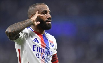 33岁阿森纳旧将助里昂逆转,挫败法甲第5里尔队,终结连败危机